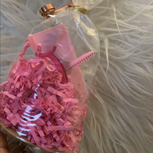 Too’Shiiny lashes “SchoolGirl Set” - Picture 5 of 6